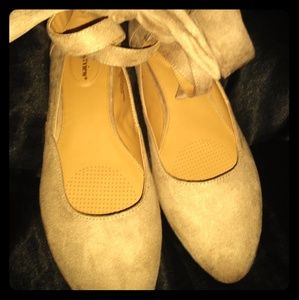 Suede flat shoes